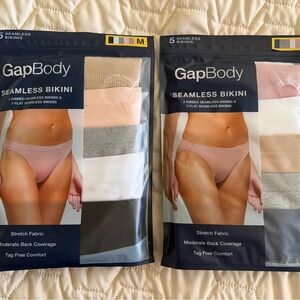 2 New in sealed packages Gap body 5 pack